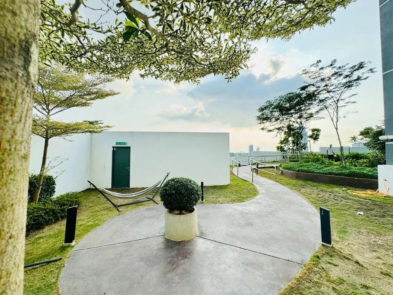 Modern Family-Fun Suites - Infinity Pool, Ps5, Pool Table, Indoor-Cinema With Balcony - M1 Bukit Mertajam