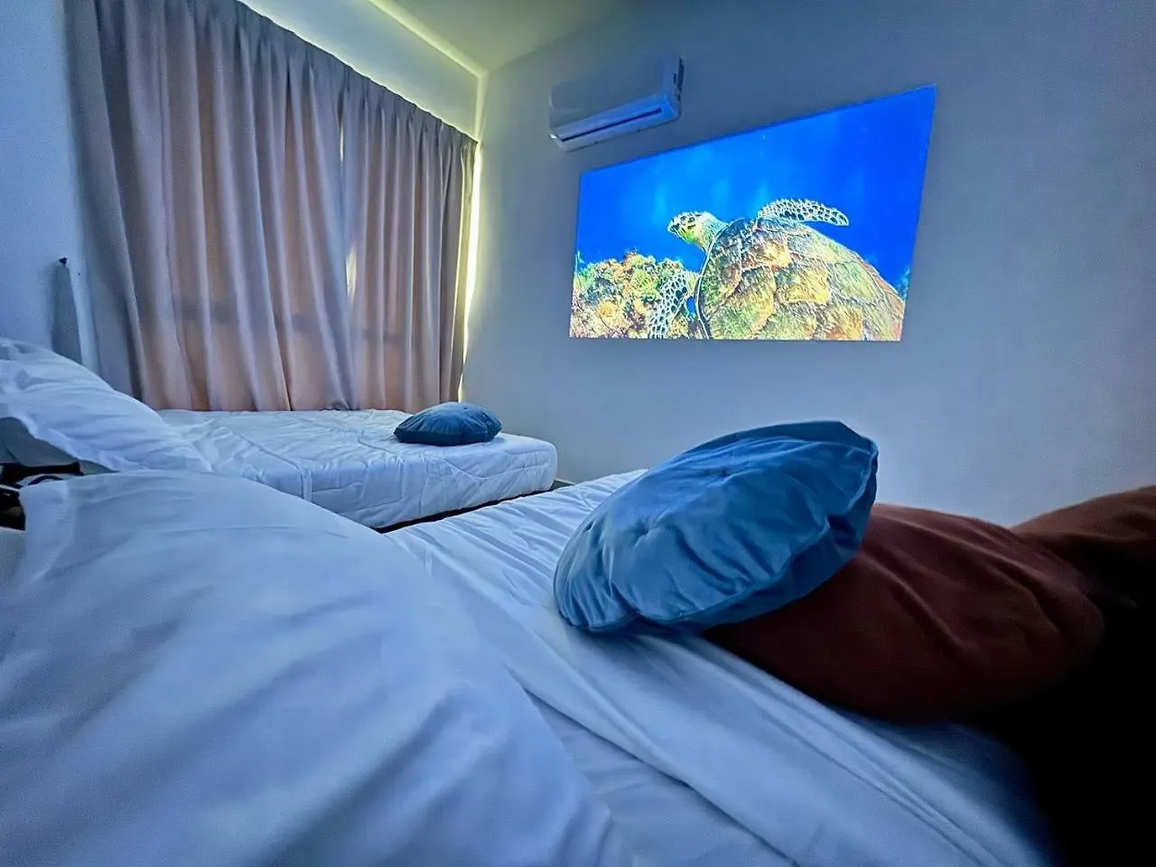 Modern Family-Fun Suites - Infinity Pool, Ps5, Pool Table, Indoor-Cinema With Balcony - M1 Bukit Mertajam