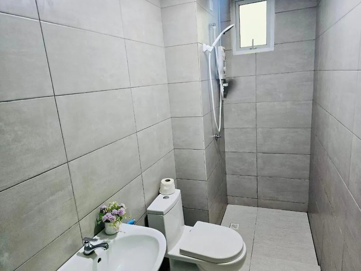 Modern Family-Fun Suites - Infinity Pool, Ps5, Pool Table, Indoor-Cinema With Balcony - M1 Bukit Mertajam Apartment